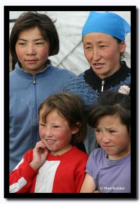 Mother with ther daughters, Altai Tavanbogd National Park