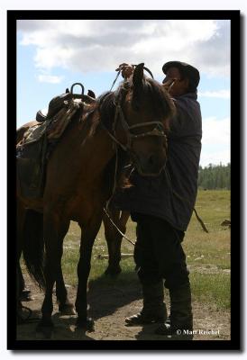 Fixing the Saddel, Altai Tavanbogd National Park