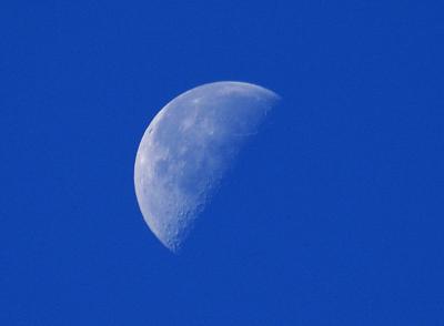 daytime_moon
