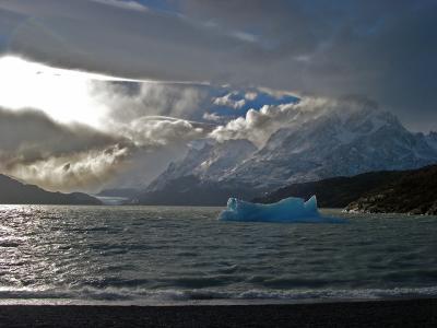 Lago Grey