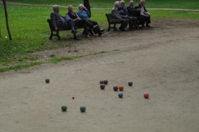 Players resting after a tireing round, Rome