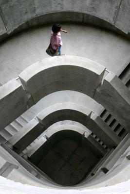 Curved walk