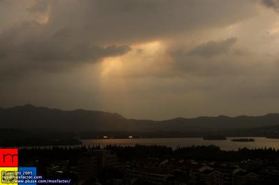 Hangzhou 杭州 - Break in the Clouds