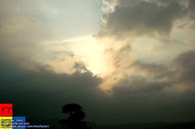 Hangzhou 杭州 - Break in the Clouds