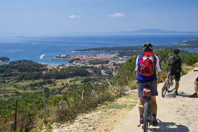 Kamenjak Down Hill - View of Rab