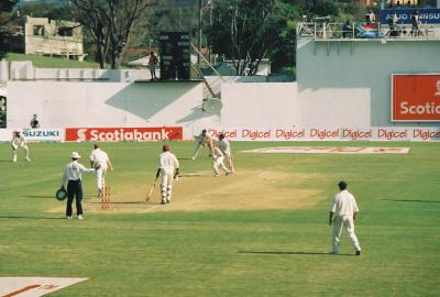 v3/64/559164/3/44989506.CricketActionPhotos20427072R107033A.jpg