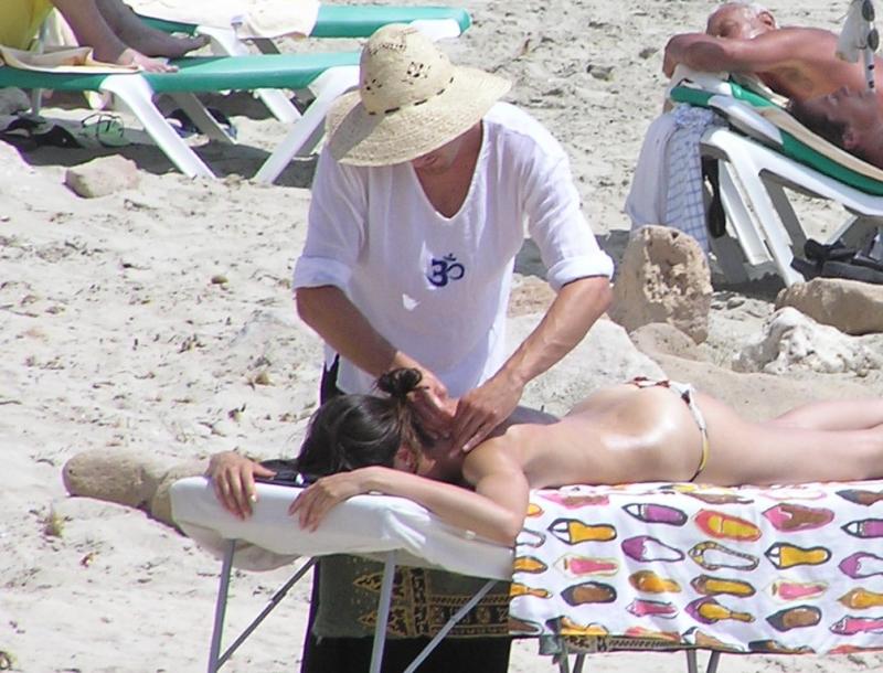 Massage at the beach