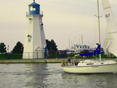 Marina Lighthouse at Port Dalhousie Ontario 001.jpg