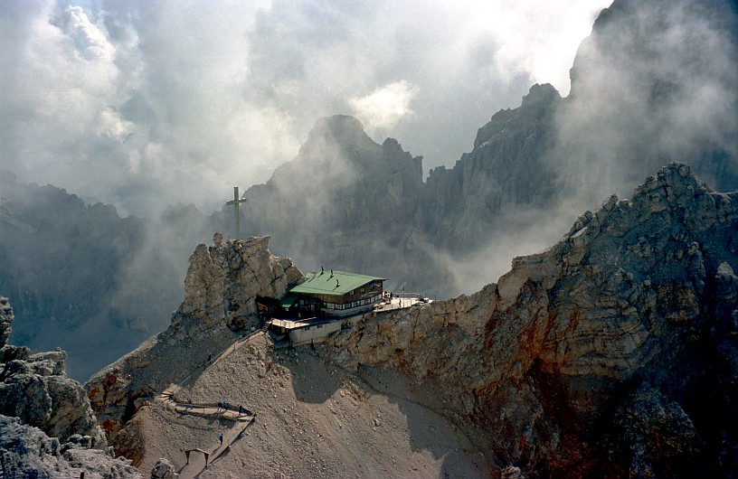 Rifugio Lorenzi from Cristallino dAmpezzo (3008 m)