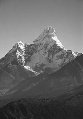 v3/65/568365/3/44917729.AmaDablam_bw1.jpg