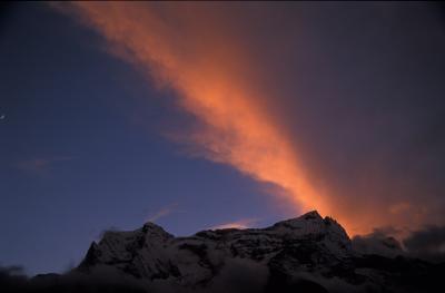 v3/65/568365/3/44917785.Namche_Sunset_Kongde.jpg