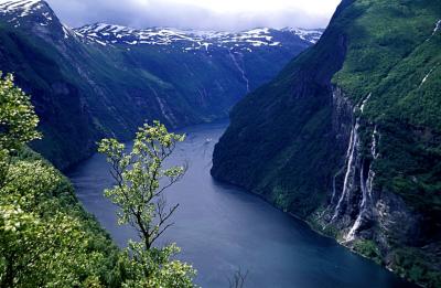 Geiranger Fjorden - Seven Sisters waterfall