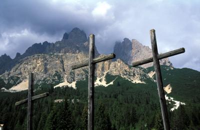 Paso Tre Croci (Three Crosses) with a view to Cristallo group