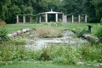 v3/66/388766/3/48135225.Fairlane_current_view_pondPergola.jpg