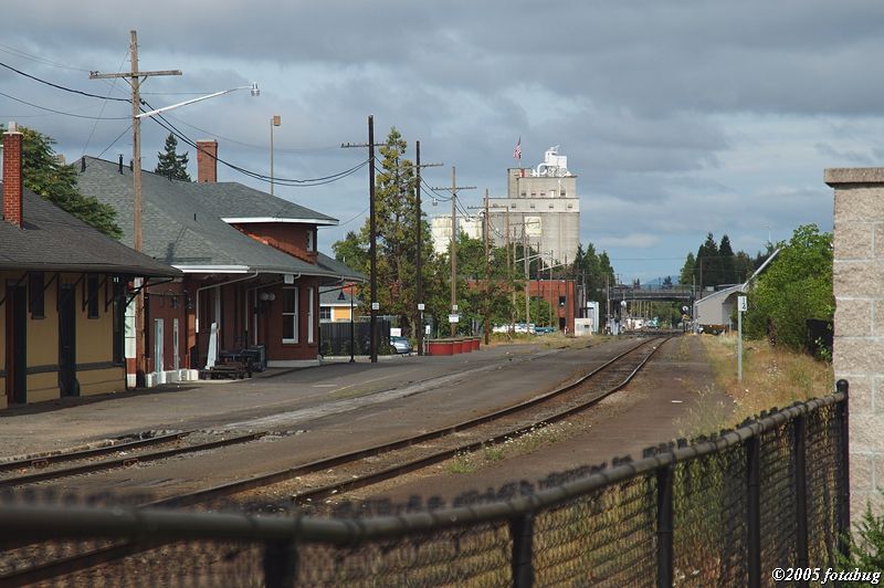 Along the tracks - Eugene Station