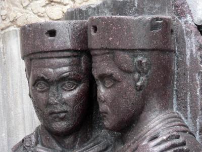 Statues on Basilica, Acre pillars of Tetrarchs