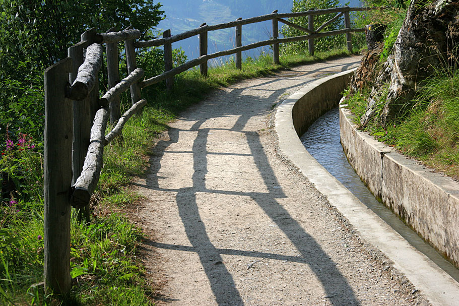 Courbe, eau, ombre et lumire... la douceur du retour...