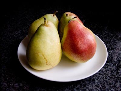 A pair of pears (DSCN0221.jpg)
