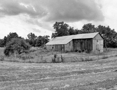 old barn B&W