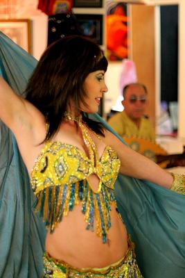 moca_bellydance01.jpg