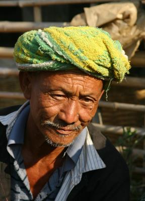 Shan man 2-Inle Lake.jpg