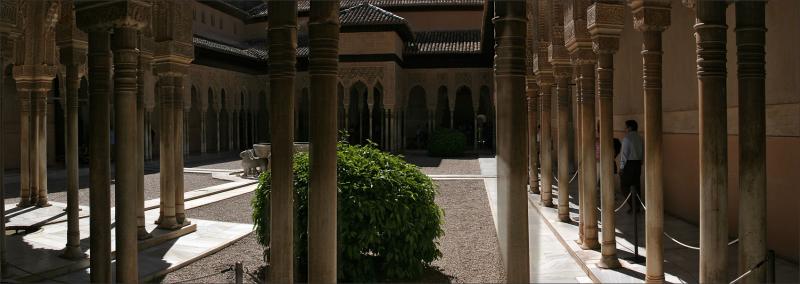 Granada,Alhambra,lions court