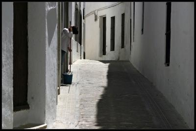 white and clean in Vejer