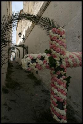 Arcos,cross of flowers