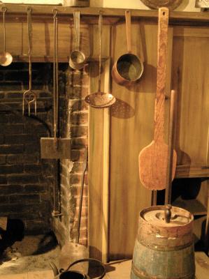 v3/69/523069/3/50774816.OldCookingUtensils.jpg