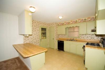 1450 Pair Road - Kitchen.JPG