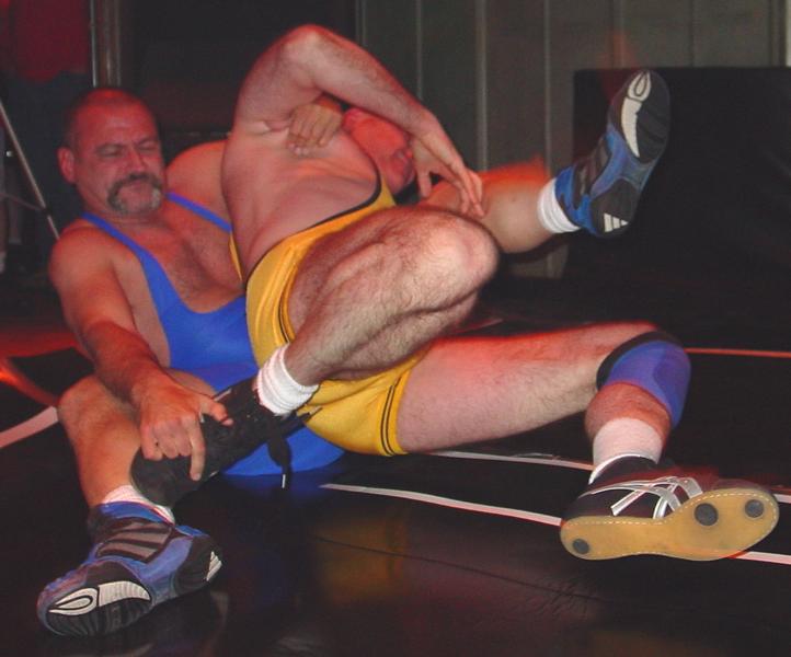 Flex Gay Wrestling Club Men Fighting Wrestlers Choke Sleeper Holds gallery photos