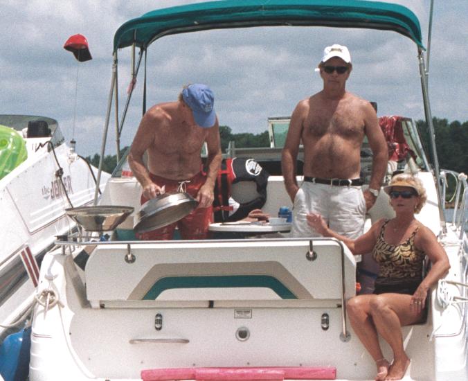 Lake Norman Boating Event Photos boat full of people