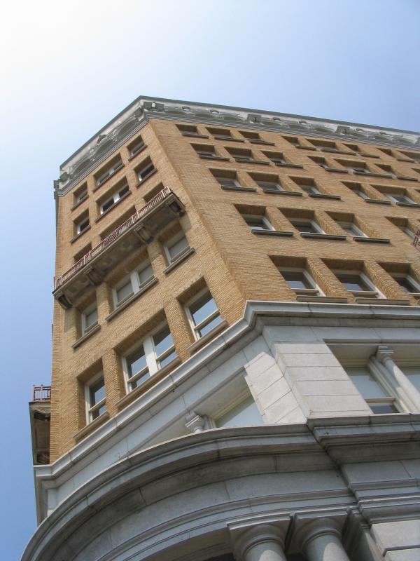 Cant remember the name of this building...