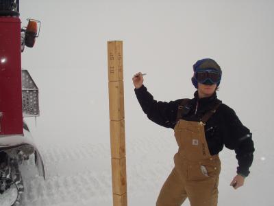 S signing monument (marker) along South Pole Traverse.JPG