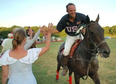 USA wins high fives August 6 2005 p.jpg