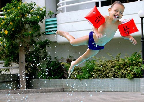 Oliver sprouts (water) wings, August 2005