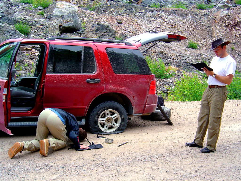 Cant Find A Spare Wheel !!! Look In To Car Manual, Would You?