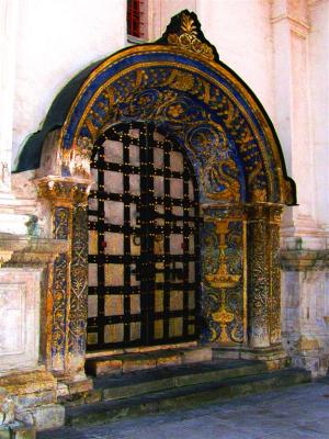 14 century door in Kremlin