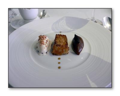 SMOKED BACON AND EGG ICE CREAM, Pain perdu and tea jelly
