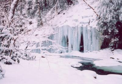 North Fork Snow  Ice Wall 2A tb0205.jpg