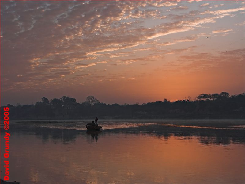 20050218 021 Taj Mahal sunrise hh.jpg