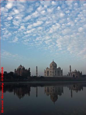 20050218 047 Taj Mahal sunrise hhe.jpg