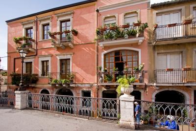 Taormina Apartments