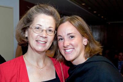 Mary Jo, Sara