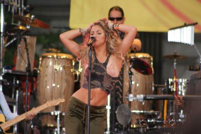 Shakira-GMA002.jpg
