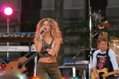 Shakira-GMA005.jpg
