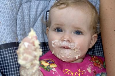 the cake get's a 'thumbs up' from me!