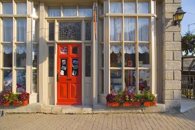Elora Shop & Flowers