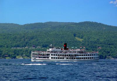 Lake George NY cruise boat