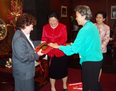 Mme Gu.jpg